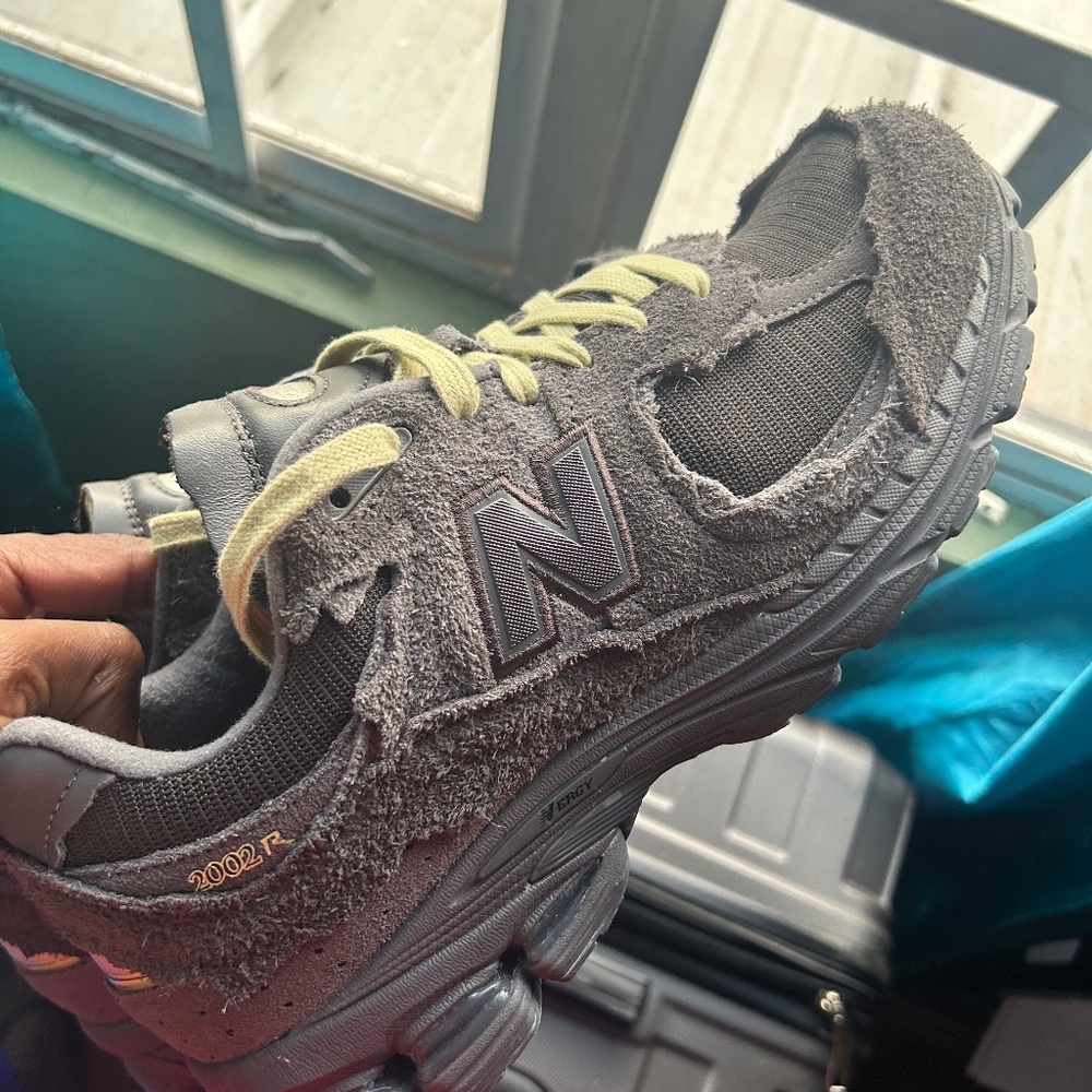 NEW BALANCE SIZE? EXCLUSIVE